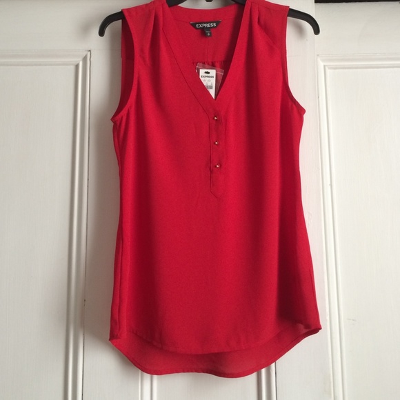 Sleeveless red top