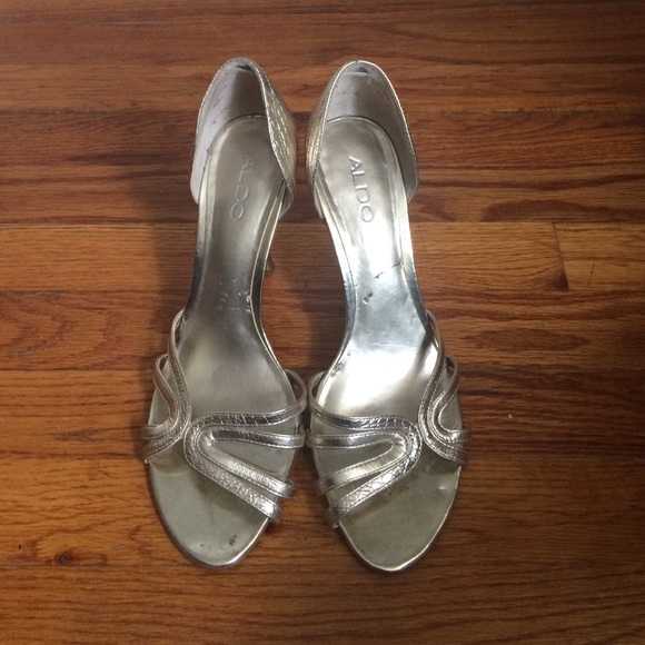 Aldo High Heel Sandals. Light Gold/silver color