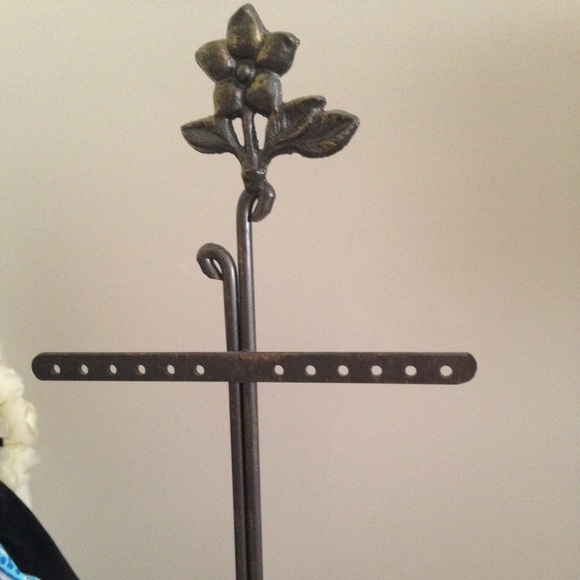 Jewelry Holder - Picture 2 of 3