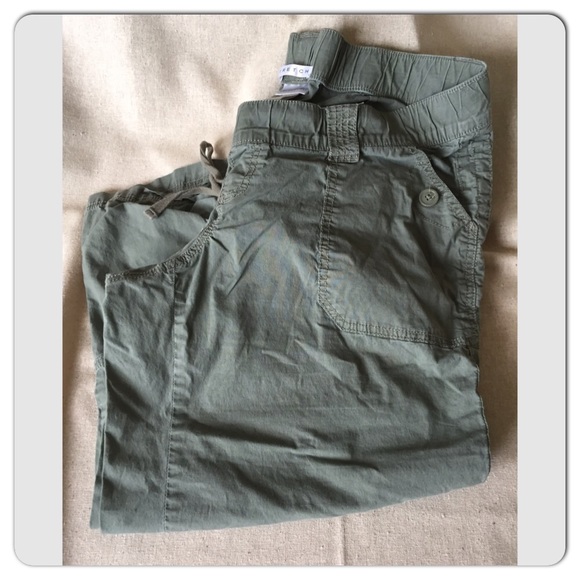 Motherhood Maternity Stretch Capri Khakis