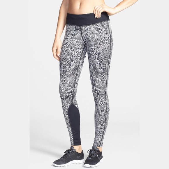 Nike Pants - Nike Leggings - epic run tights