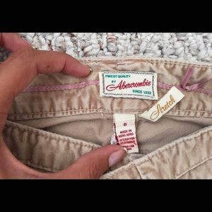 Abercrombie soft khakis 😍 size 0