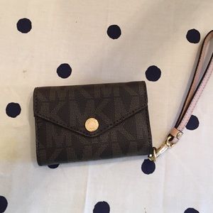 Michael Kors iPhone 4 Wristlet
