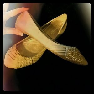 Y Not? Nude Pleated Jeweled Flats 7.5 NWOT