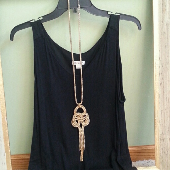 Gold tone necklace