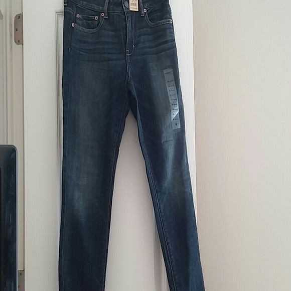 American Eagle Hi-Rise Skinny Jeans NWT
