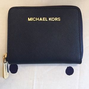 Michael Kors small Wallet- ON HOLD