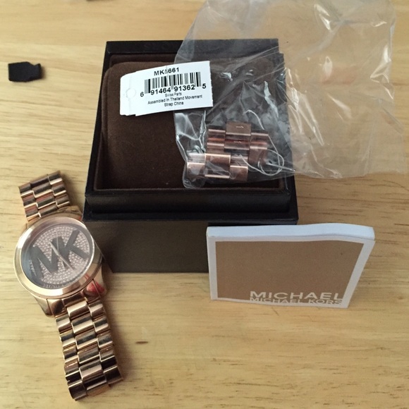 Michael Kors runway logo watch in rose gold