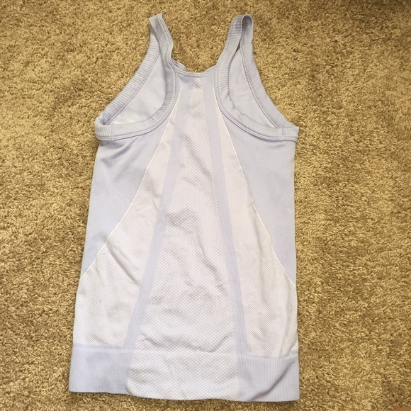 Purple Nike Dry fit - Picture 2 of 2