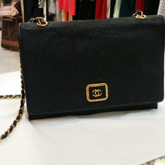 Chanel shoulder bag.