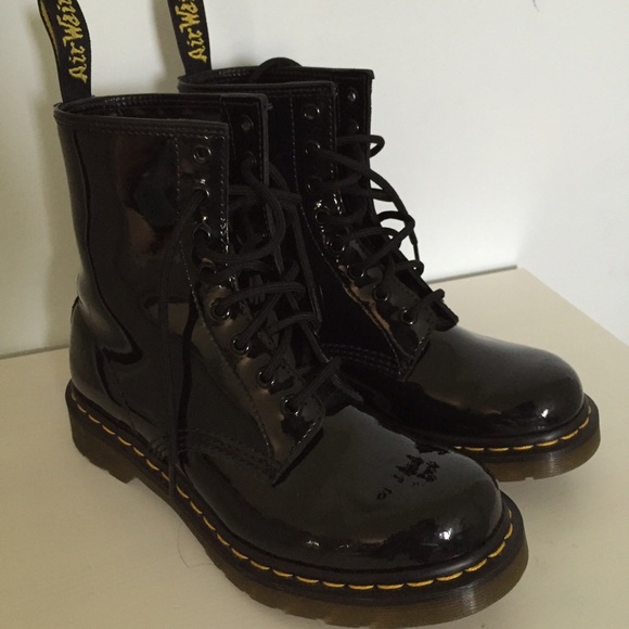 Black patent lamper Dr. Martens