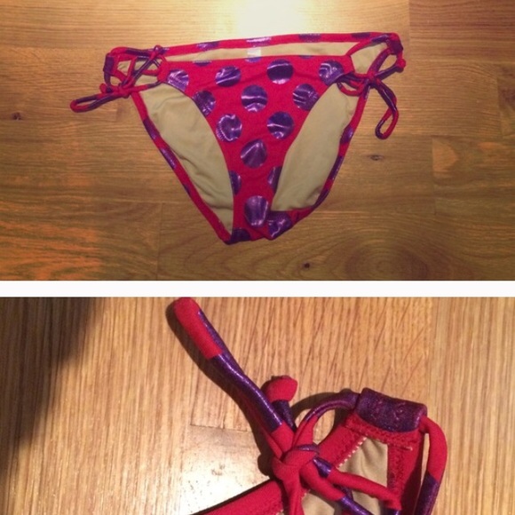 **VICTORIA SECRET SWIMSUIT BUNDLE**