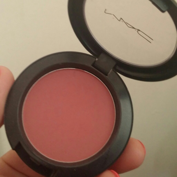 MAC blush in Desert Rose