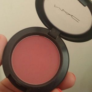 MAC blush in Desert Rose