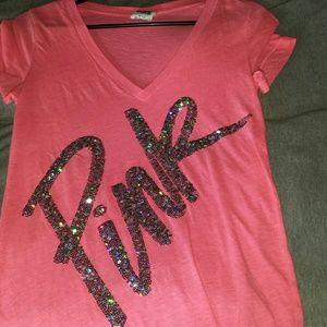 Bundle of 4 vs pink tops