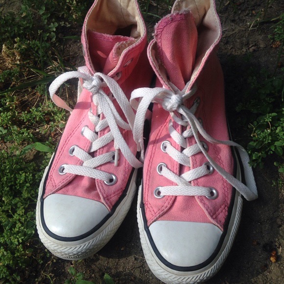 BABY PINK HIGH TOP CONVERSE!!💞