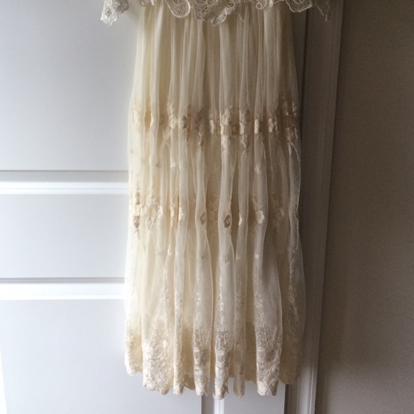 Dress - Picture 3 of 4