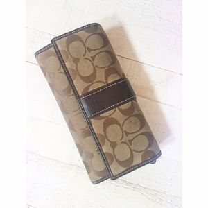 Coach Logo Checkbook