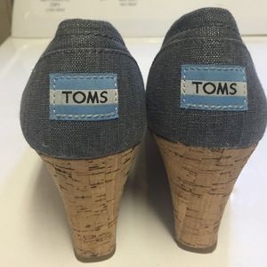 TOMS Wedges size 7.5