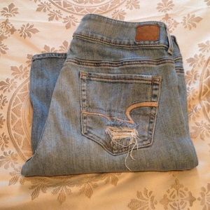 AE Very distressed jeans