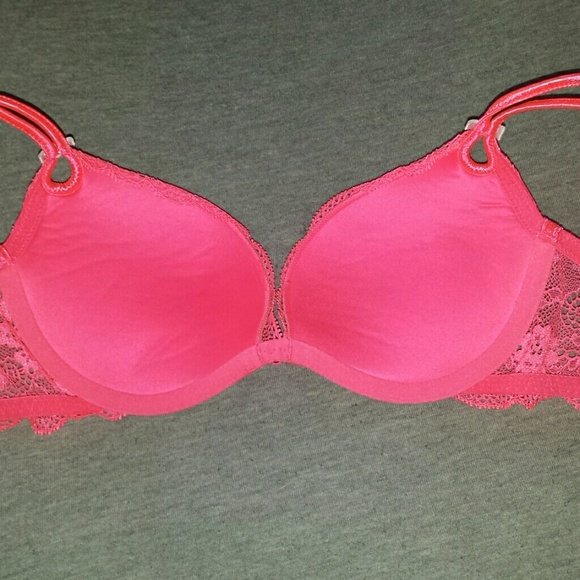 32B vs bra - Picture 2 of 4