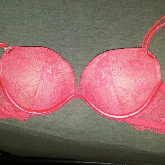 32B vs bra - Picture 3 of 4