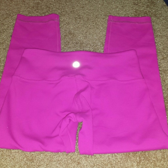Lululemon pink capris