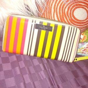 Kate Spade zip around wallet