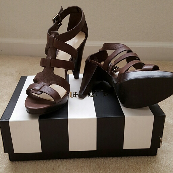 Heels - Picture 2 of 4