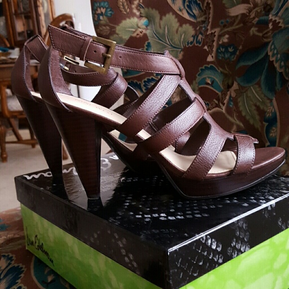 Heels - Picture 3 of 4