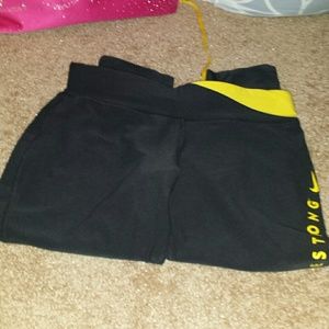 Nike live strong capris