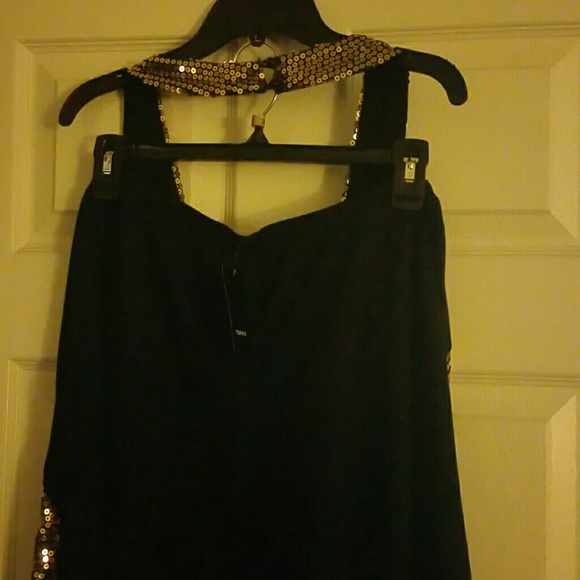 Dress - Picture 3 of 3