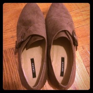 Taupe Shoes size 6