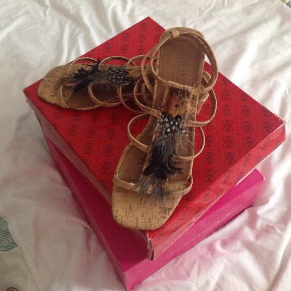 Cute sandals.
