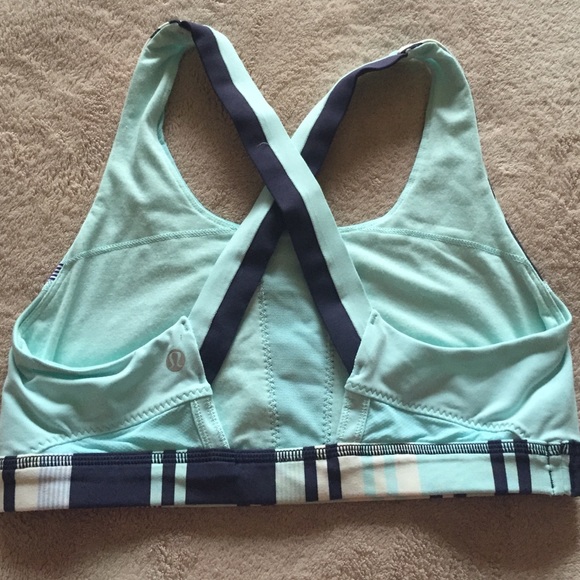 Lululemon sports bra