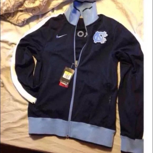 New Nike zip up jacket 🐑