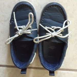 Kids shoes (boy) size 8 Gap