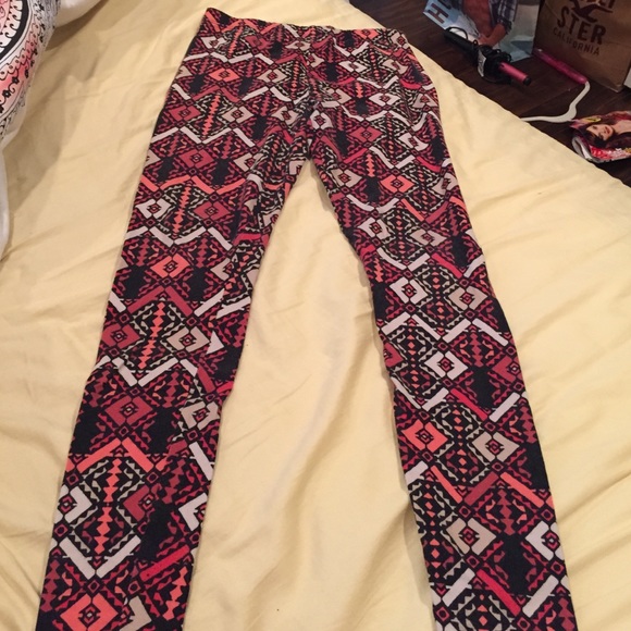 Aztec leggings Forever21 - Picture 1 of 3