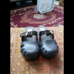 nwot brown clogs👞