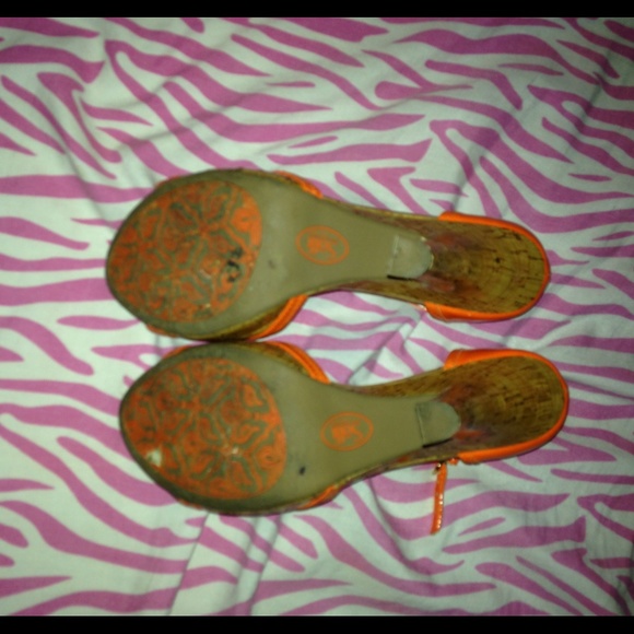 Orange heels - Picture 3 of 3