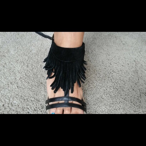 Kenneth Cole Reaction black heels - Picture 2 of 4