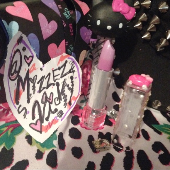 ~: *~BRAND NEW❤️Cupids Bow Matte Lip-Stick::❤️ - Picture 3 of 4