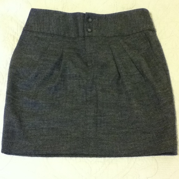 ADORABLE super soft Herringbone skirt!!