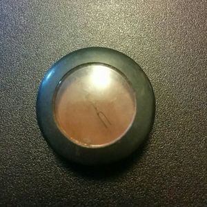 MAC eyeshadow in corduroy
