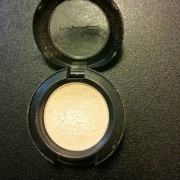 Mac eyeshadow - Picture 2 of 3