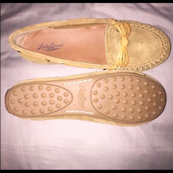 Brand new never used lucky brand Mocs ❤️