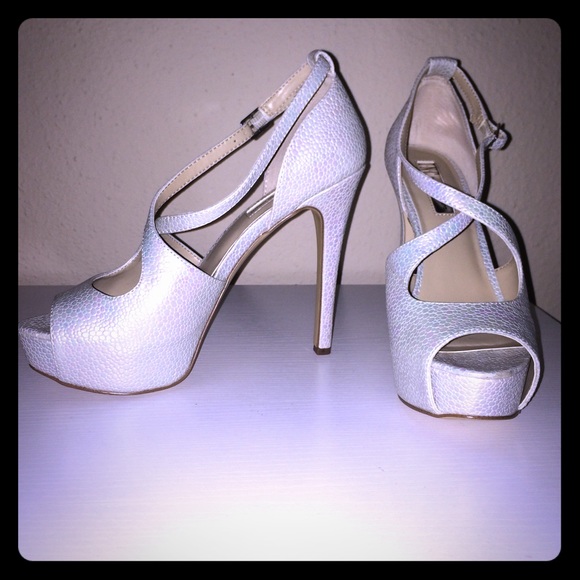 INC Metallic heels