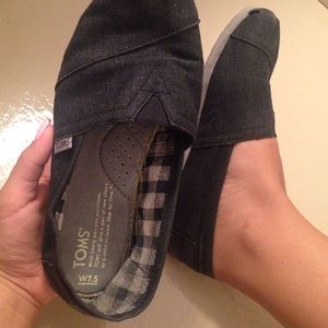 Toms