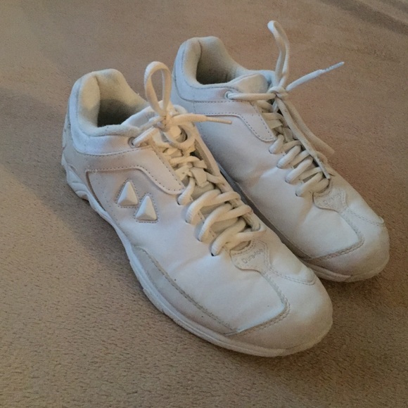 Kaepa cheerleading shoes w/ interchangeable studs