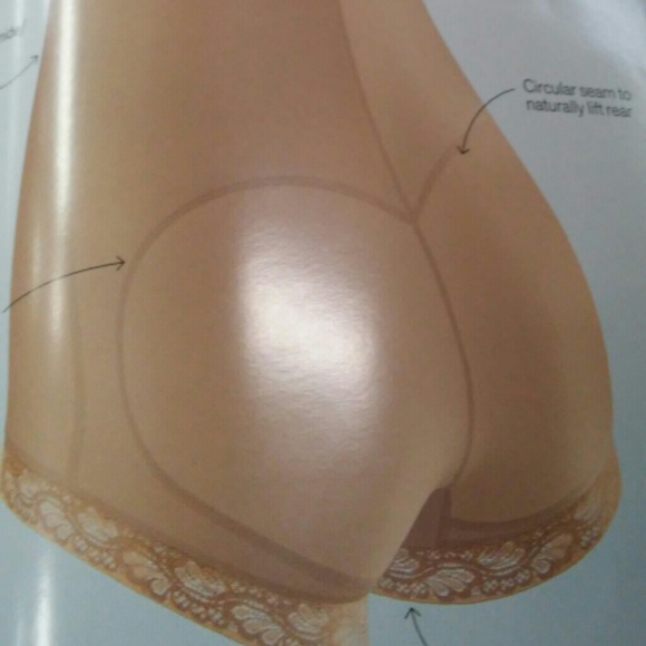 Slimming braless body shaper in boyshort. - Picture 2 of 4